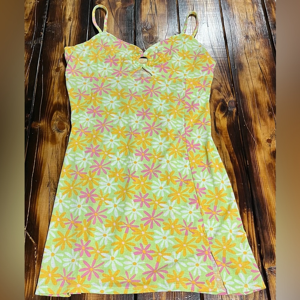 Pretty floral sundress.